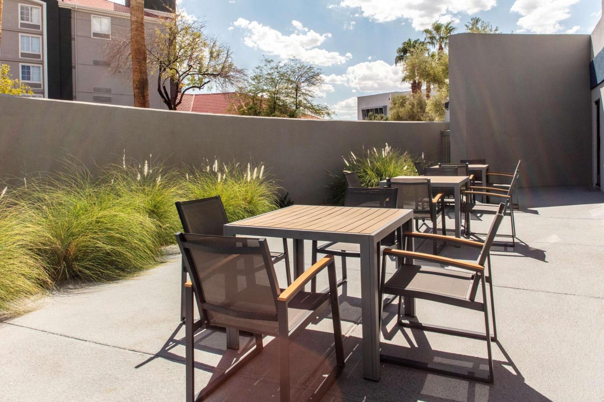 Hampton Inn Las Vegas/Summerlin Экстерьер фото
